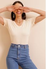 Camiseta Basic Decote V AREIA M