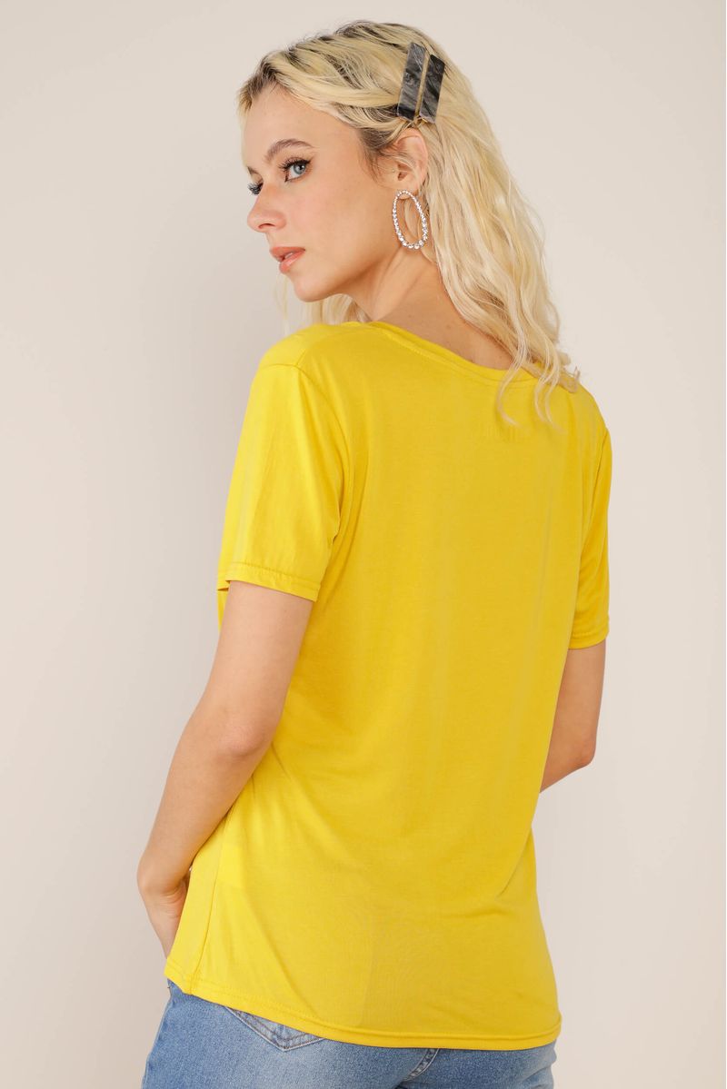 camiseta-amarela-decote-v-New Year-costas-p