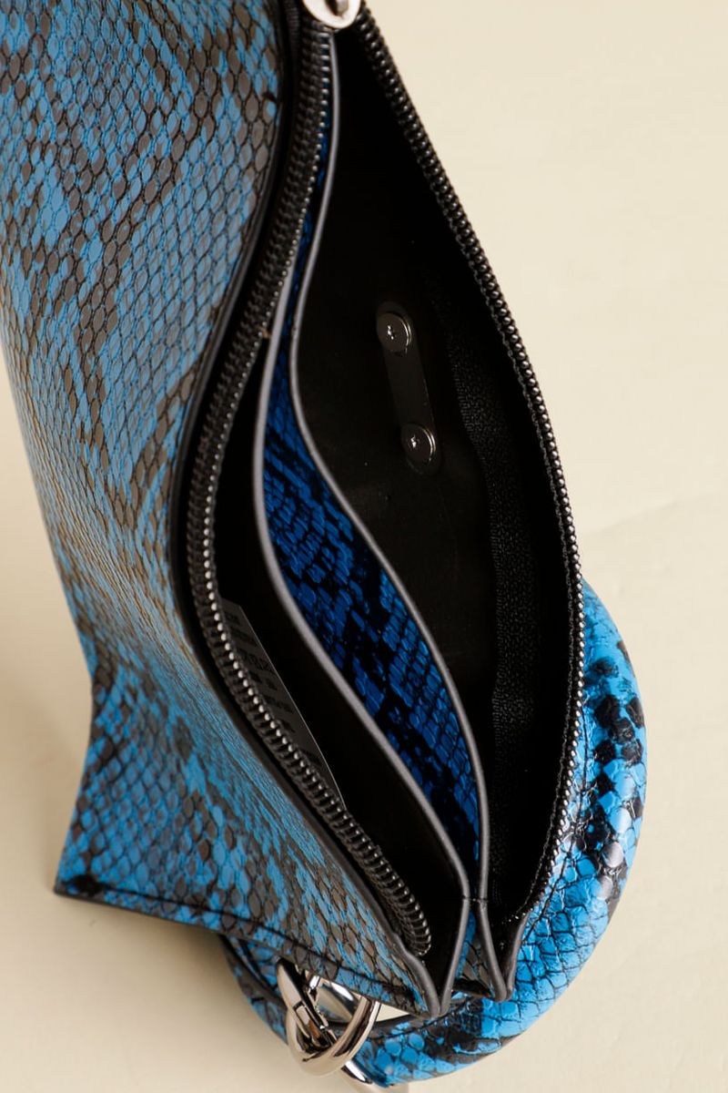 carteira-pulseira-python-neon-detalhe-azul