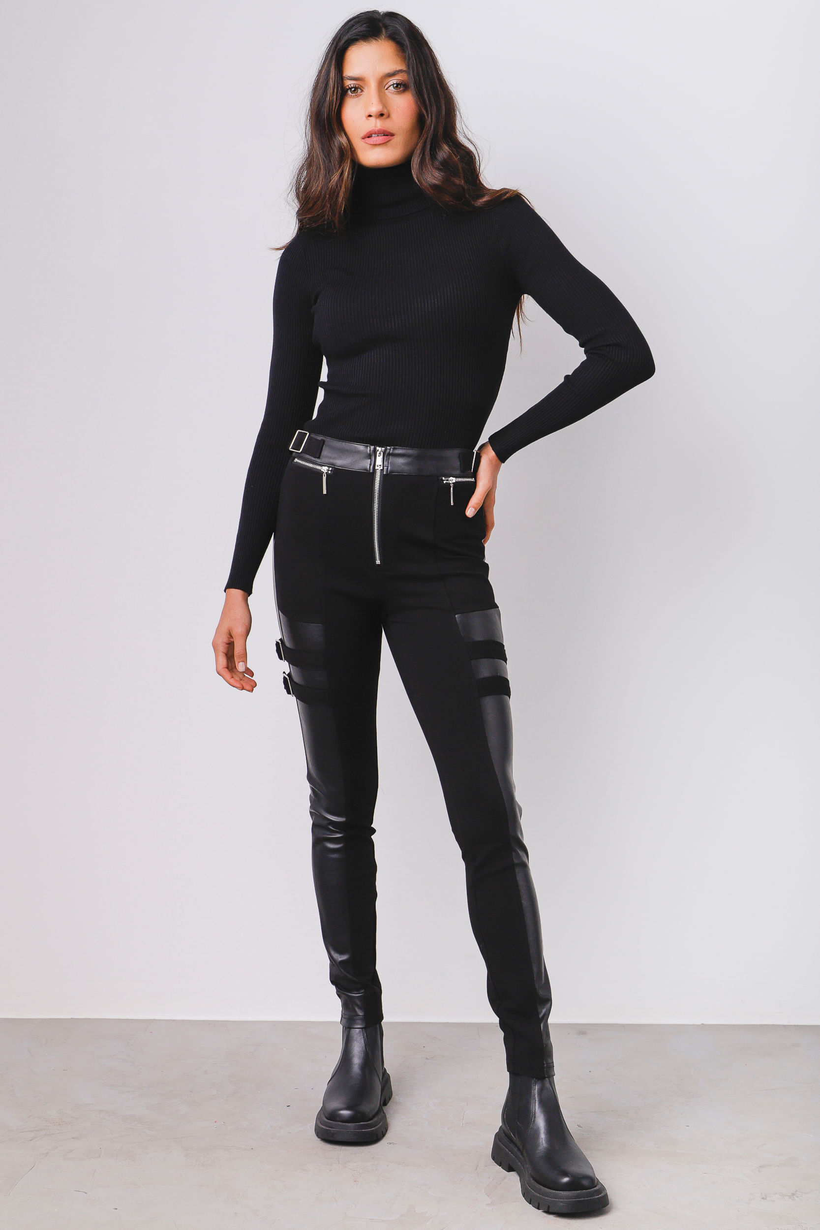 Calça Montaria Cintos Pu Preto Mamô