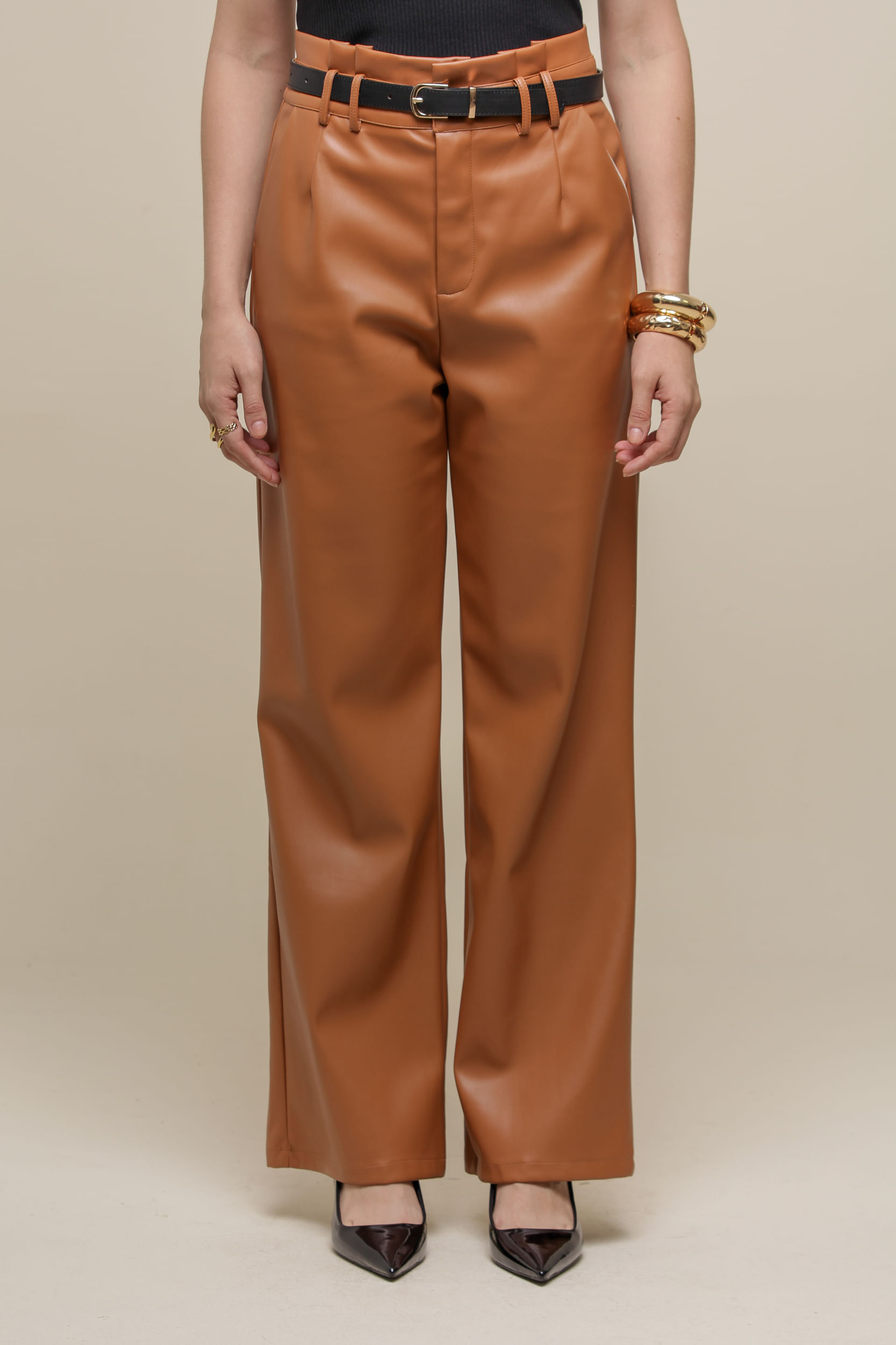 Calça Reta Pu Clochard Caramelo - Mamô