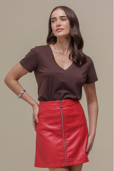 Camiseta Basic Decote V  MARROM