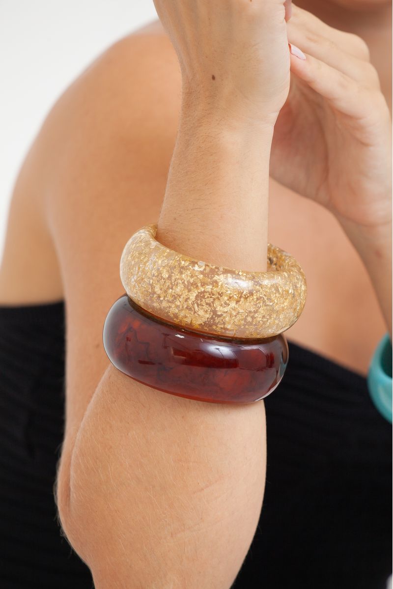 9037847_9037993-9400